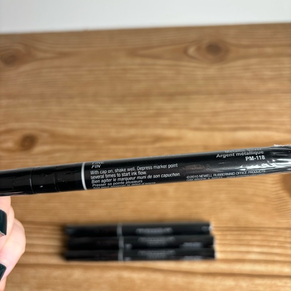 Lot Of 4 Sealed PM-118 Prismacolor Metallic Silver Markers - Picture 5 of 5